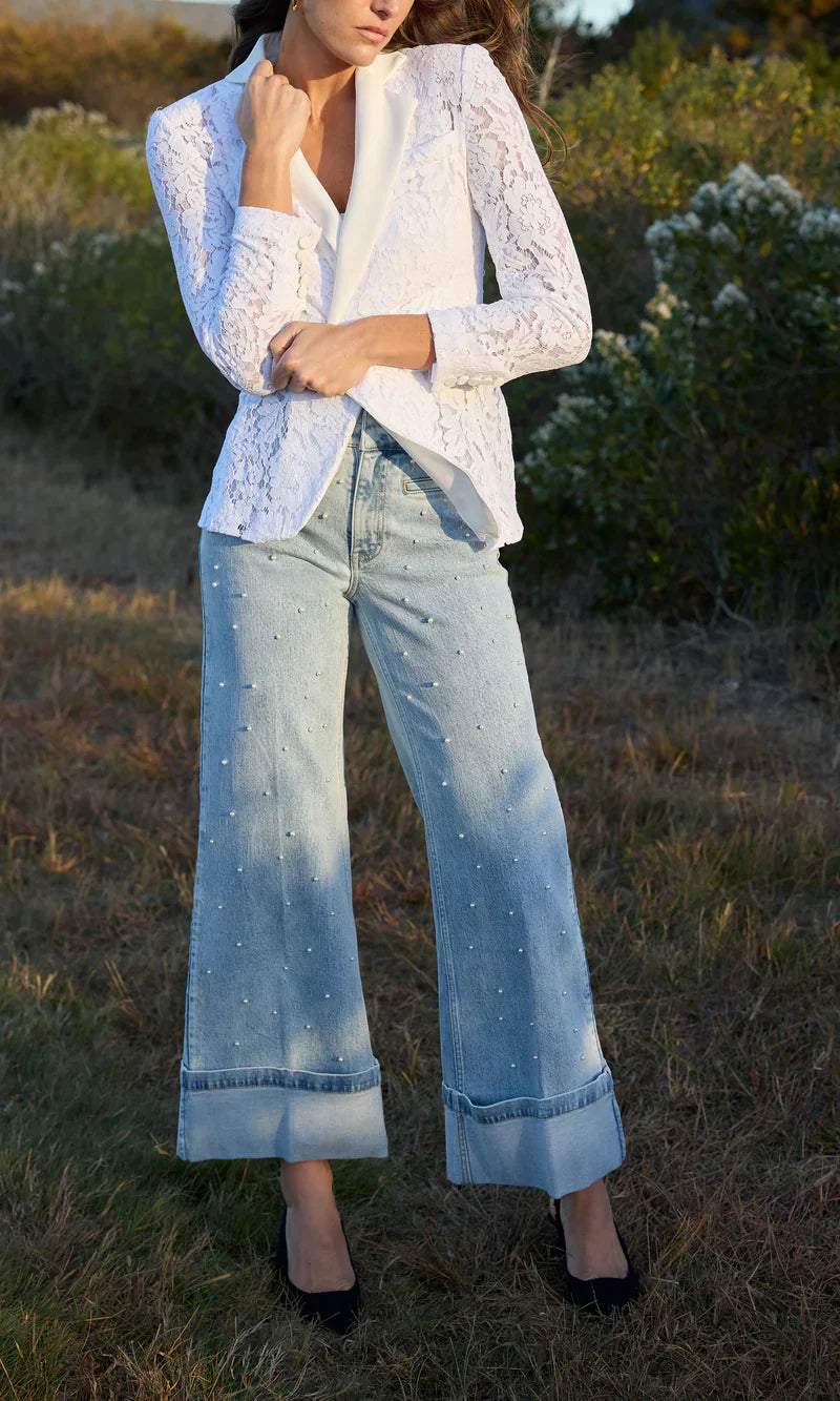 Pearl-Embellished Wide-Leg Jeans 👖💎