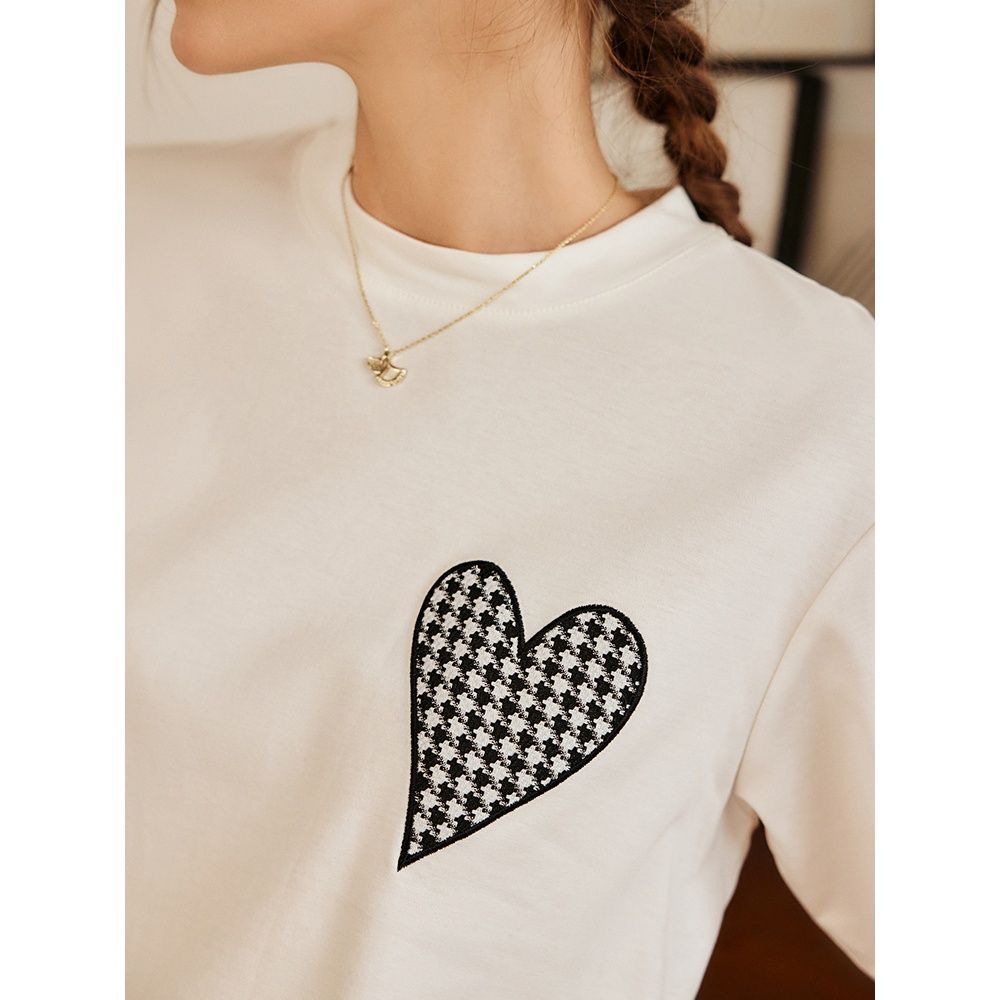 Chic Houndstooth Heart T-Shirt 👕